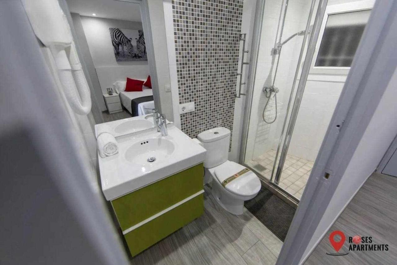 Roses Apartments Red Loft Vista Mar Lateral Bagian luar foto