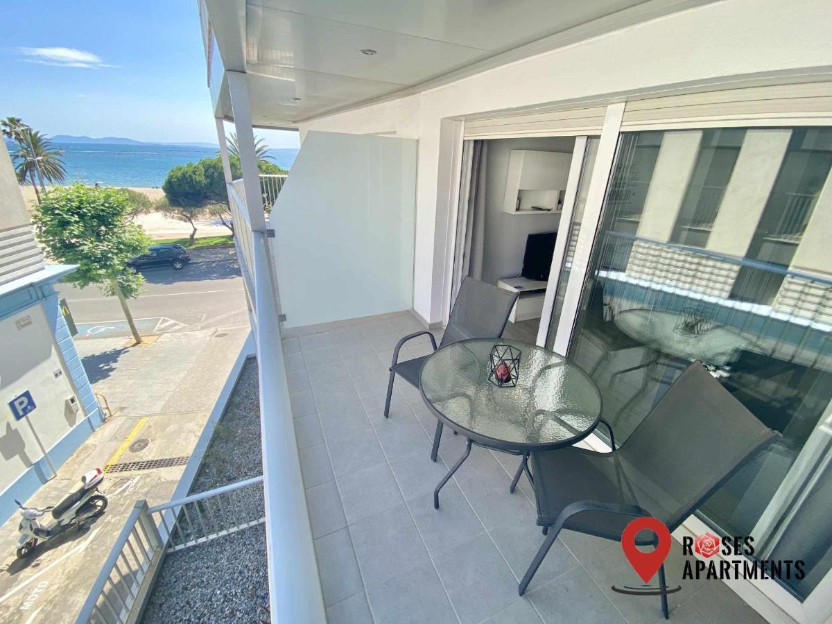 Roses Apartments Red Loft Vista Mar Lateral Bagian luar foto